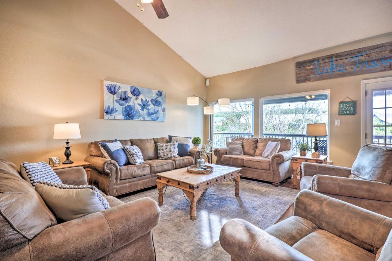 Lakefront Home With Point Venture Golf Access! Exterior photo