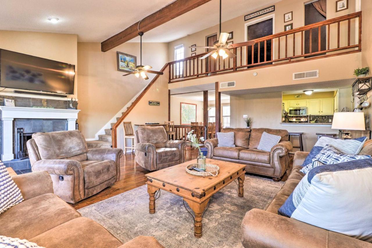 Lakefront Home With Point Venture Golf Access! Exterior photo